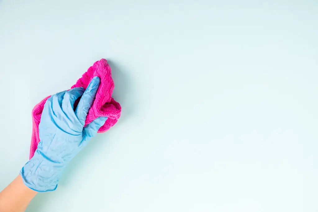 How to clean dust off a popcorn ceiling without damage