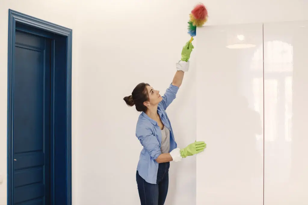 How to clean a popcorn ceiling