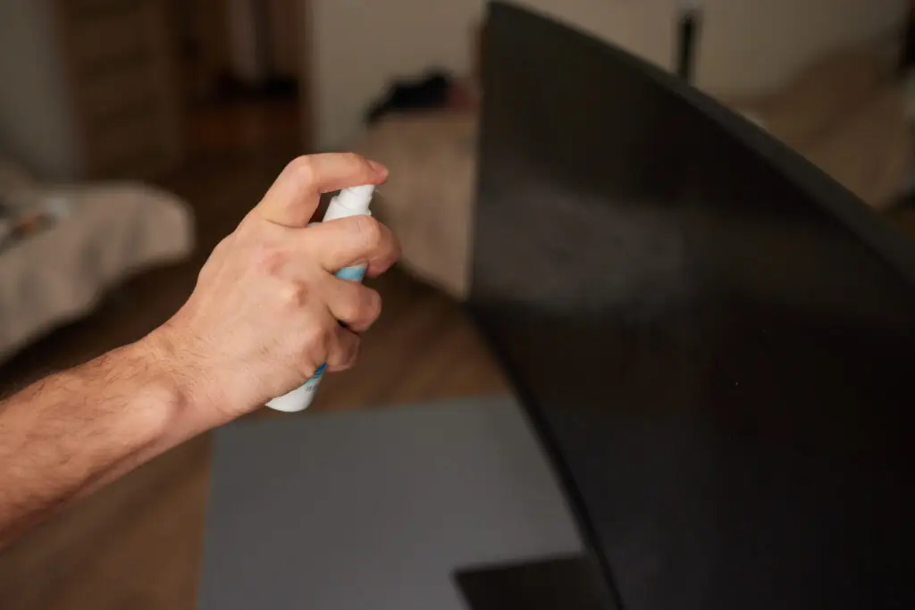 Best thing to use to clean a TV screen