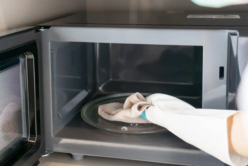 How to Clean Burnt Microwave Smell? Fast Odor Removal