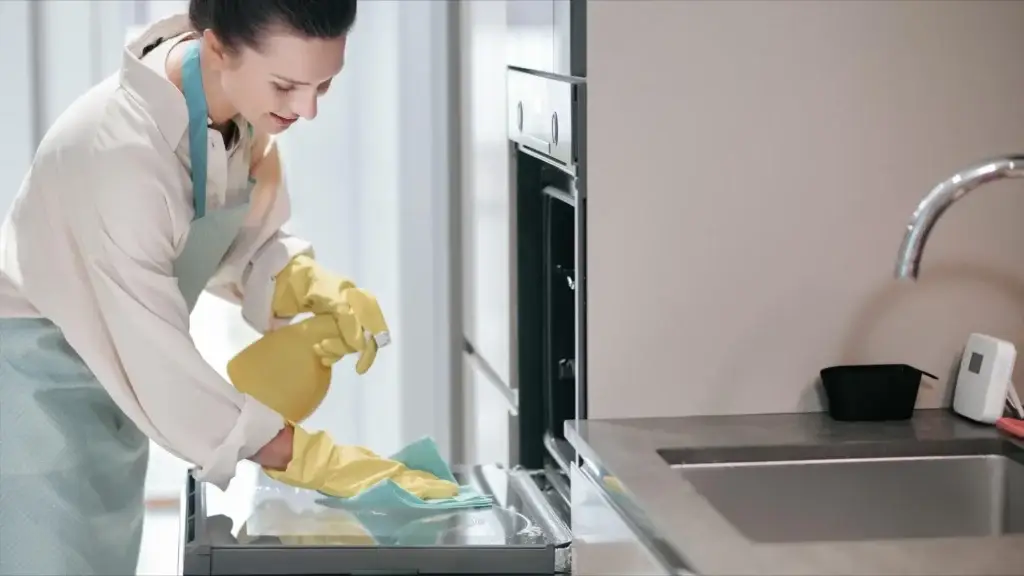 The best way to clean a microwave (no scrubbing required)